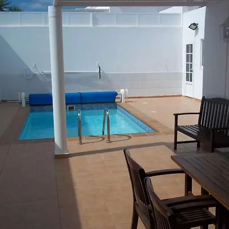 Βίλα Sleeps 6 Pool Wifi Costa Teguise