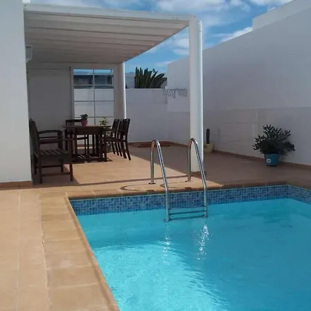 Sleeps 6 Pool Wifi Βίλα