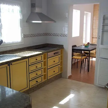Sleeps 6 Pool Wifi Βίλα