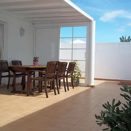 Sleeps 6 Pool Wifi Βίλα