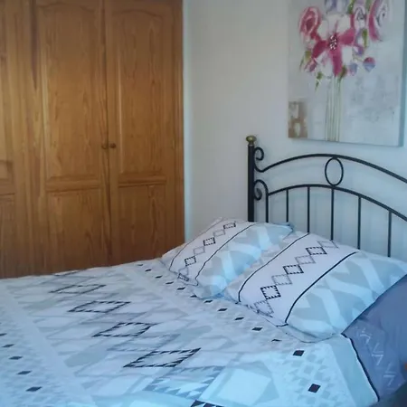 Βίλα Sleeps 6 Pool Wifi