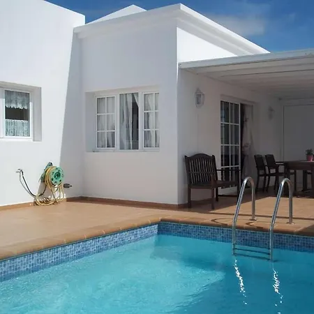 Sleeps 6 Pool Wifi Βίλα Costa Teguise